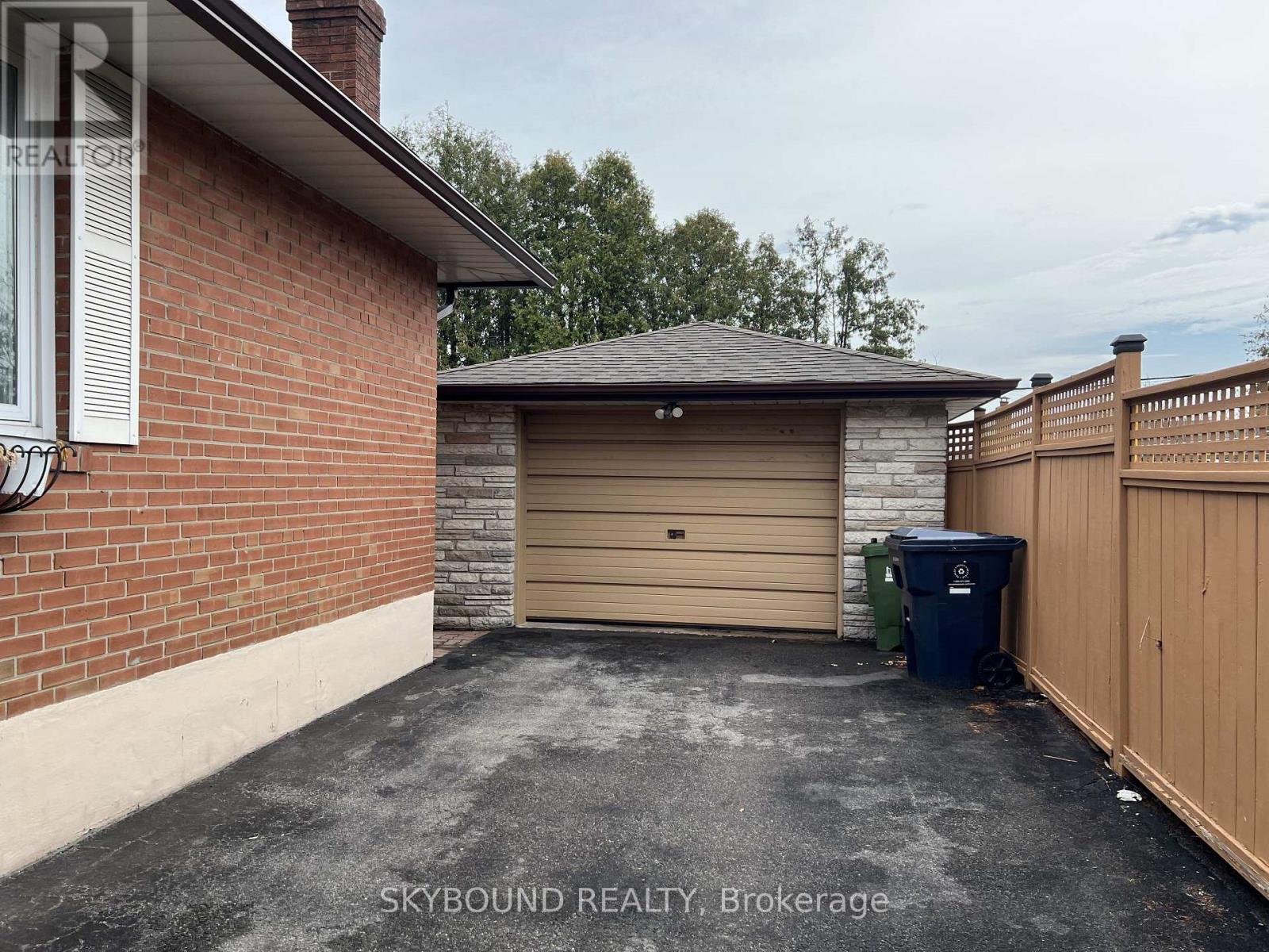 33 Bradstock Road, Toronto, Ontario  M9M 1M9 - Photo 23 - W13050692