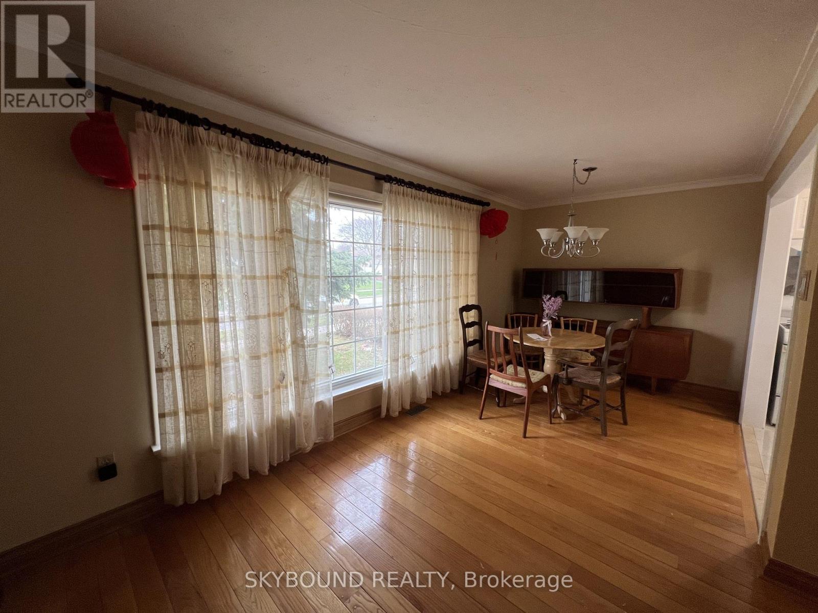 33 Bradstock Road, Toronto, Ontario  M9M 1M9 - Photo 8 - W13050692