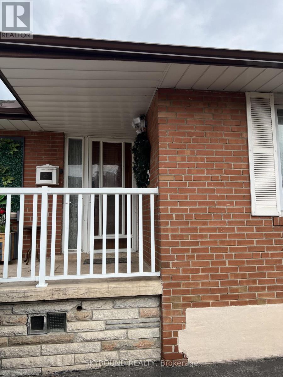 33 Bradstock Road, Toronto, Ontario  M9M 1M9 - Photo 24 - W13050692