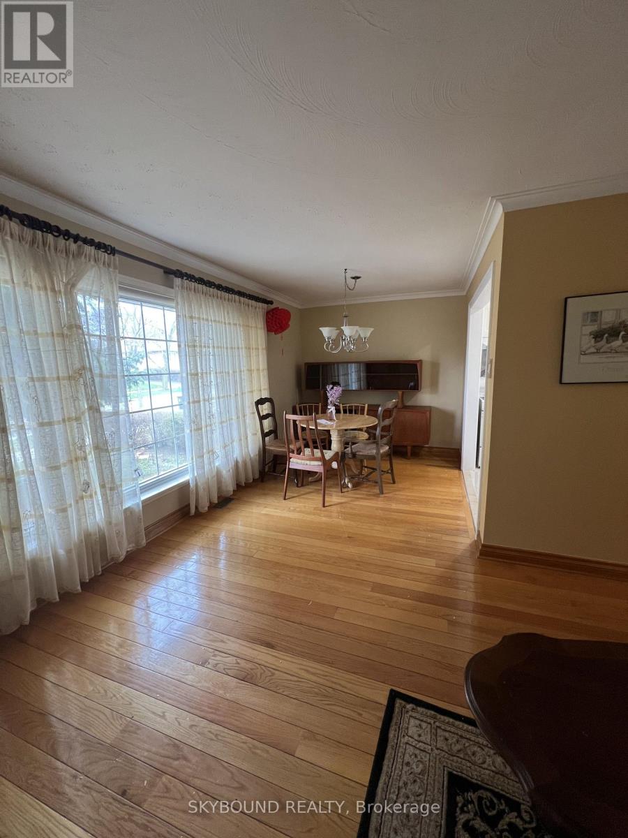 33 Bradstock Road, Toronto, Ontario  M9M 1M9 - Photo 6 - W13050692