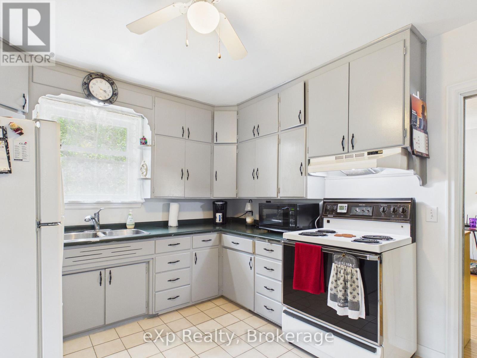 419 Colborne Street, Brockton, Ontario  N0G 2V0 - Photo 10 - X13195060