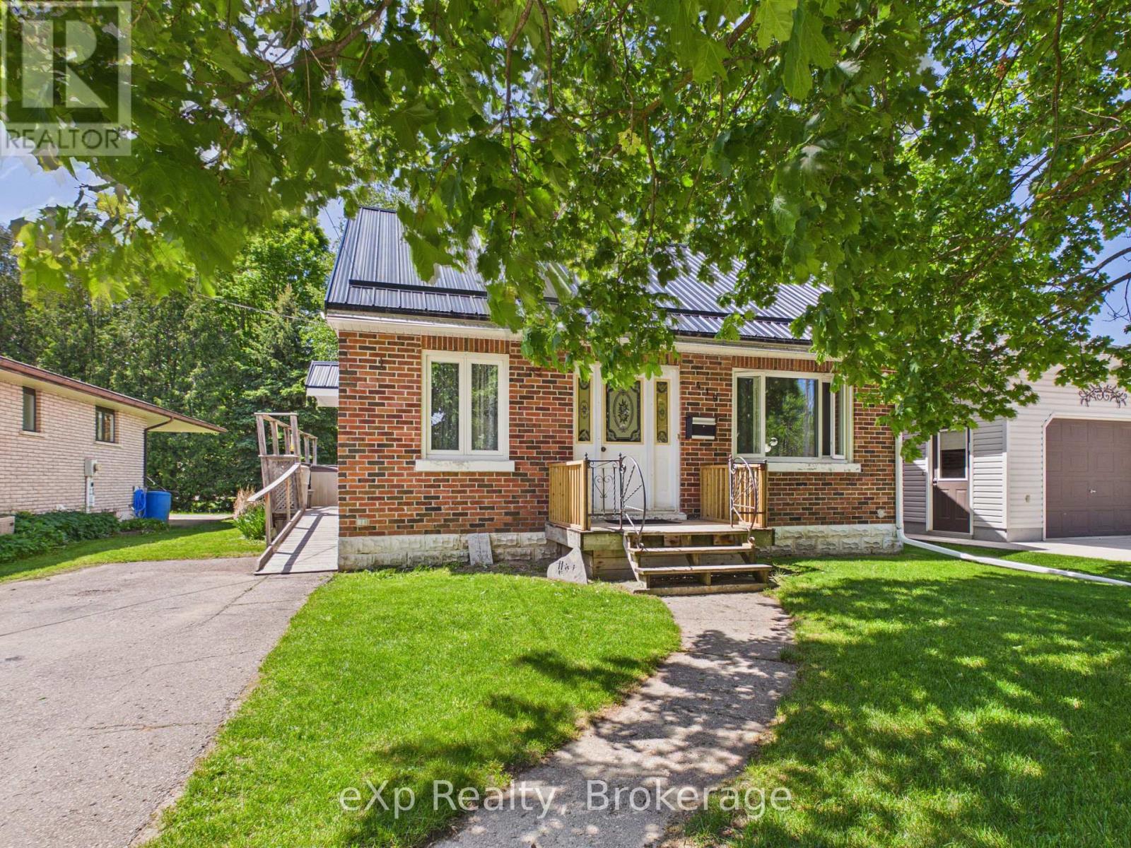 419 Colborne Street, Brockton, Ontario  N0G 2V0 - Photo 3 - X13195060