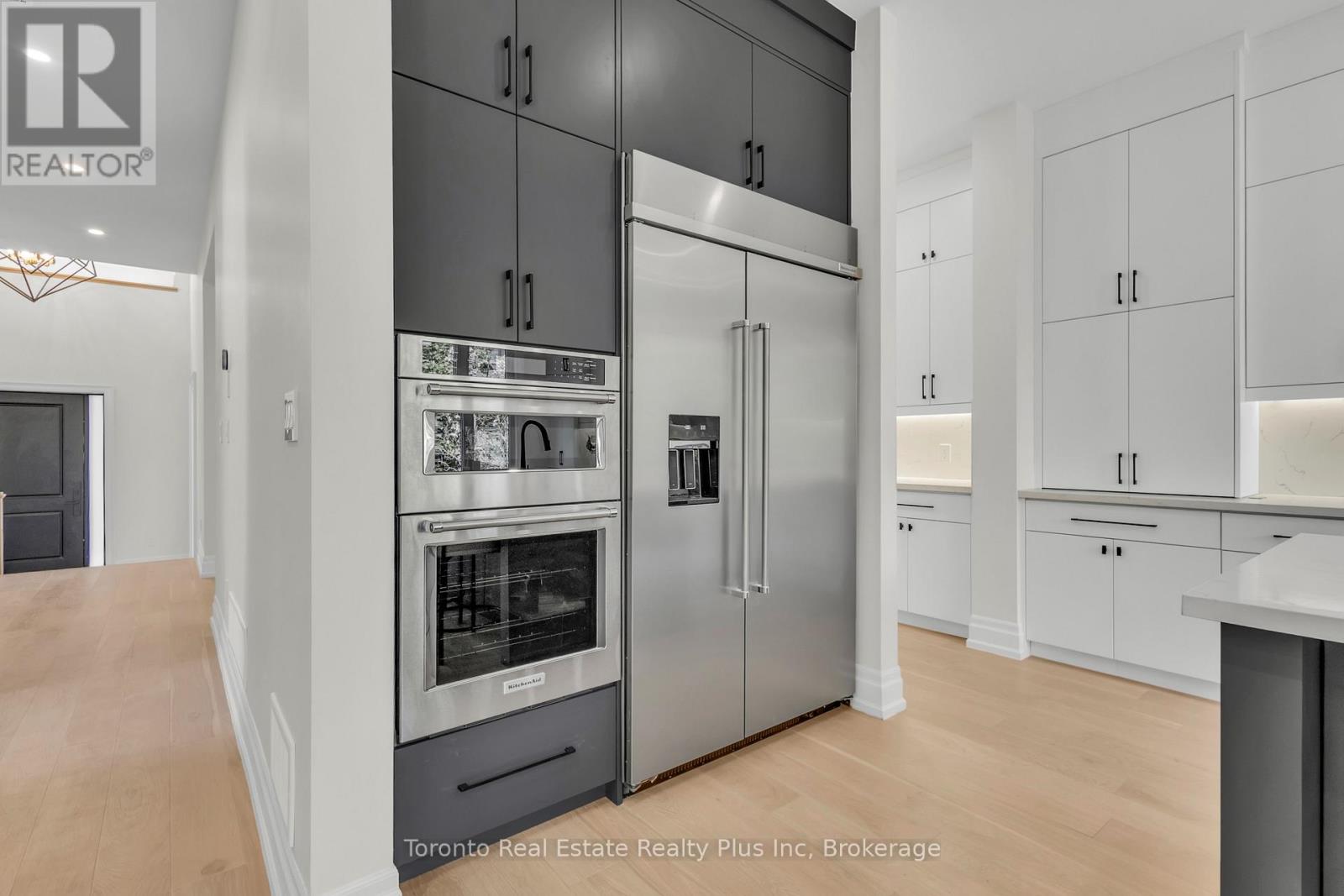 25 Cronin Drive, Toronto, Ontario  M9B 4T7 - Photo 42 - W12940514