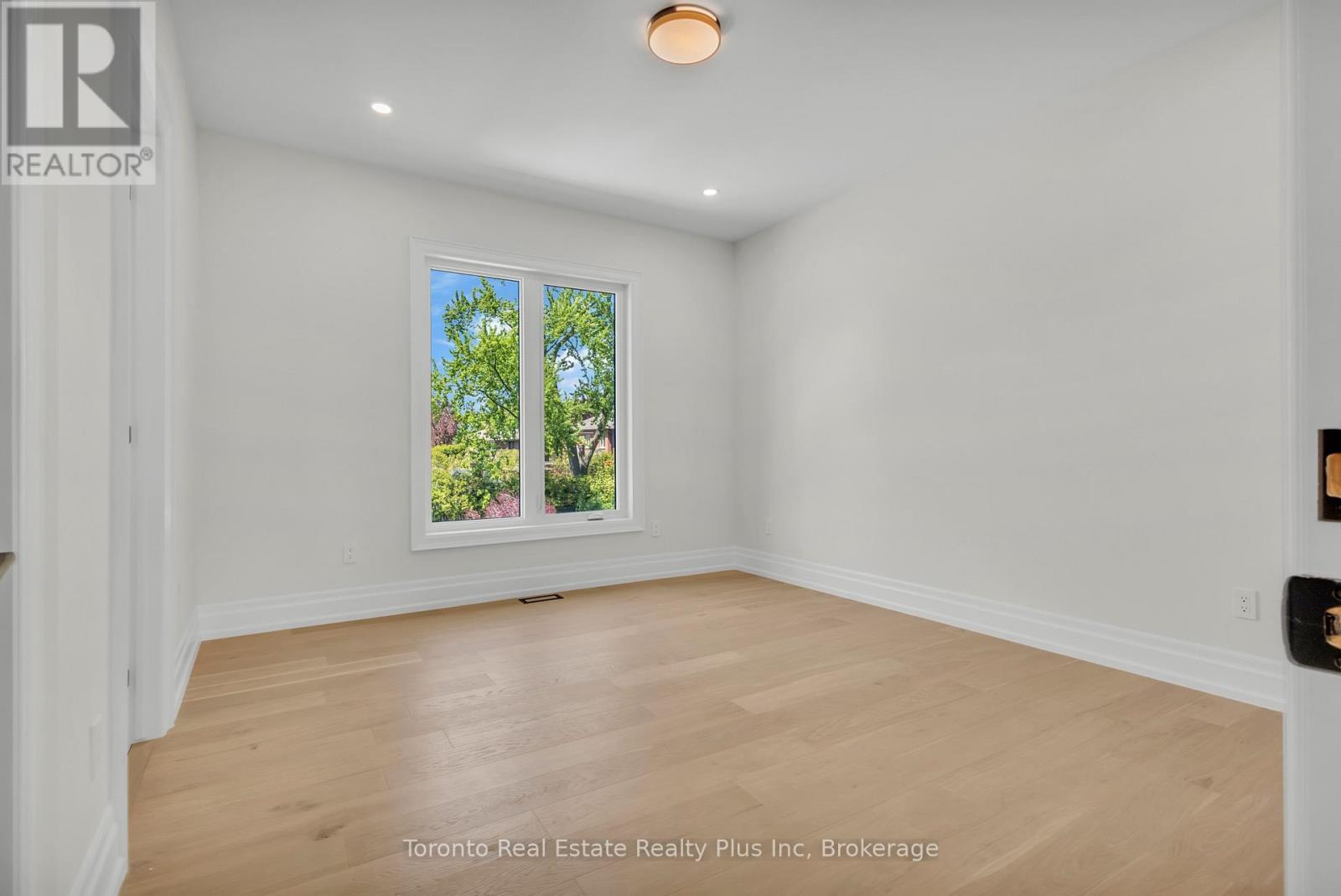 25 Cronin Drive, Toronto, Ontario M9B 4T7 - Photo 23 - W12940514