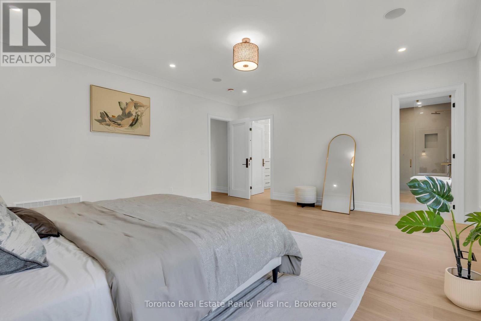 25 Cronin Drive, Toronto, Ontario M9B 4T7 - Photo 12 - W12940514