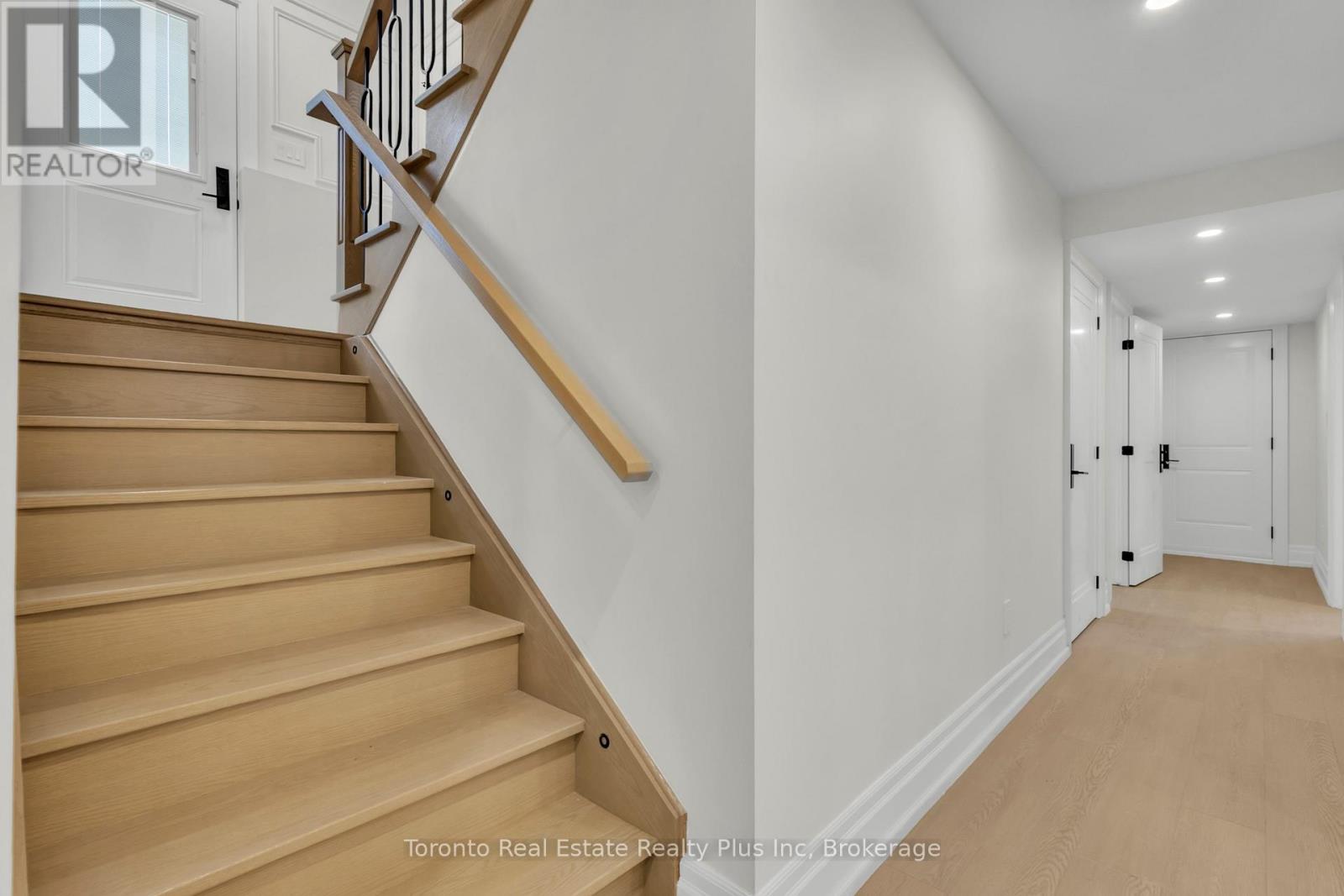 25 Cronin Drive, Toronto, Ontario M9B 4T7 - Photo 25 - W12940514