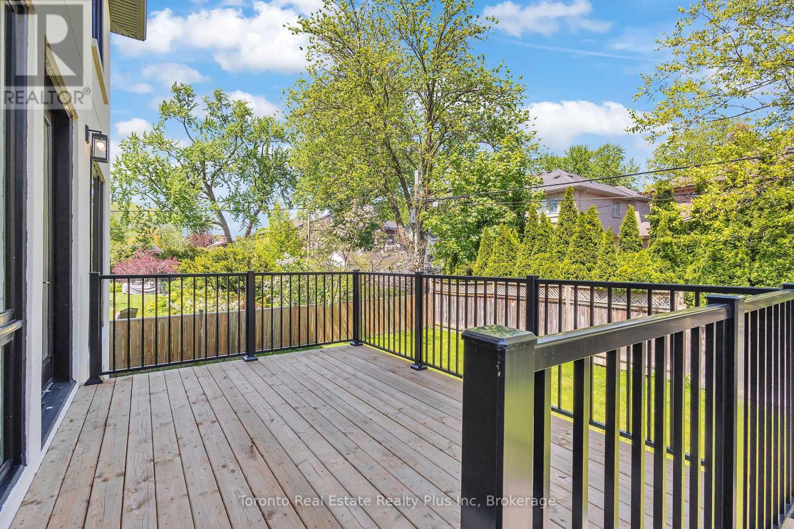 25 Cronin Drive, Toronto, Ontario M9B 4T7 - Photo 33 - W12940514