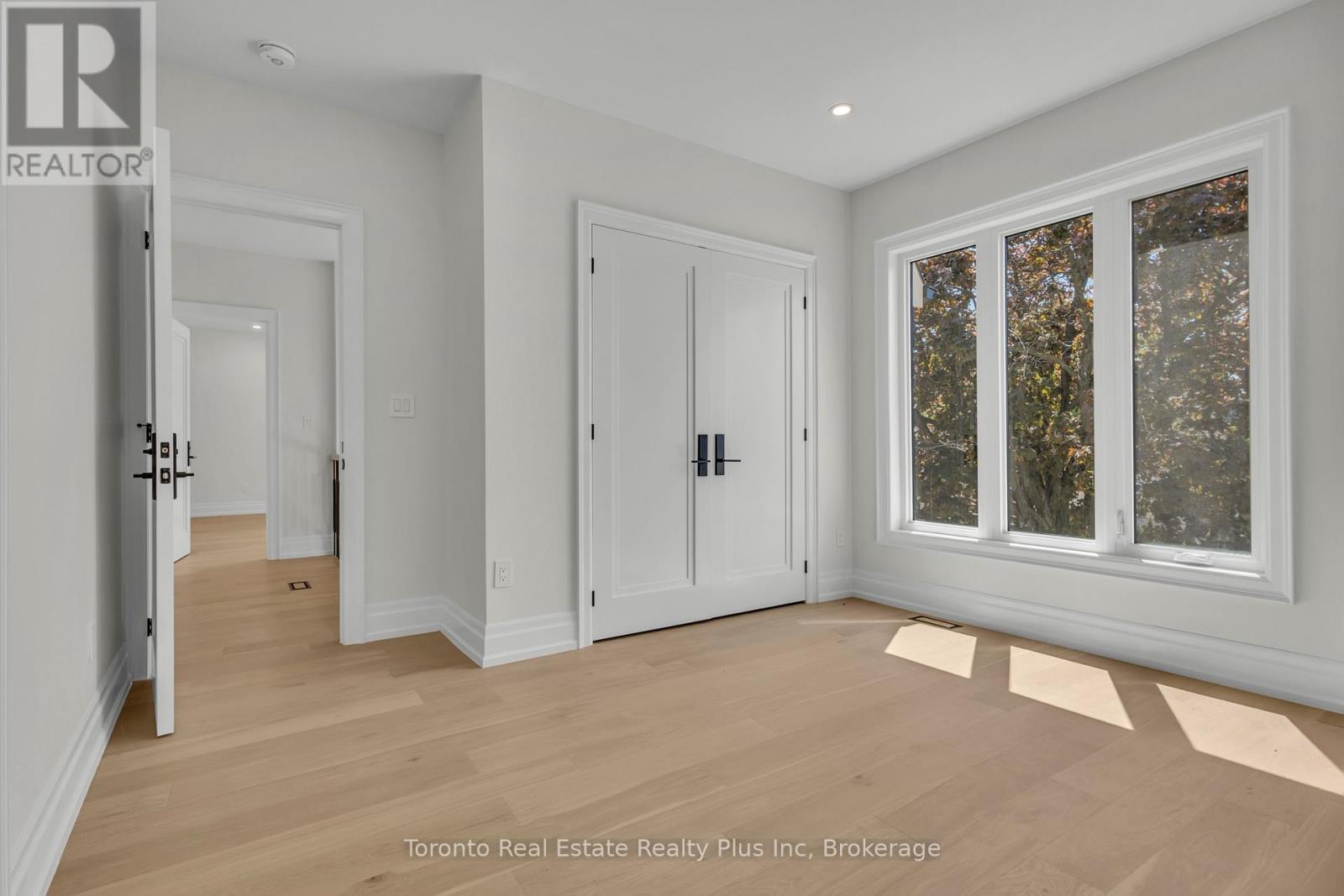 25 Cronin Drive, Toronto, Ontario M9B 4T7 - Photo 20 - W12940514
