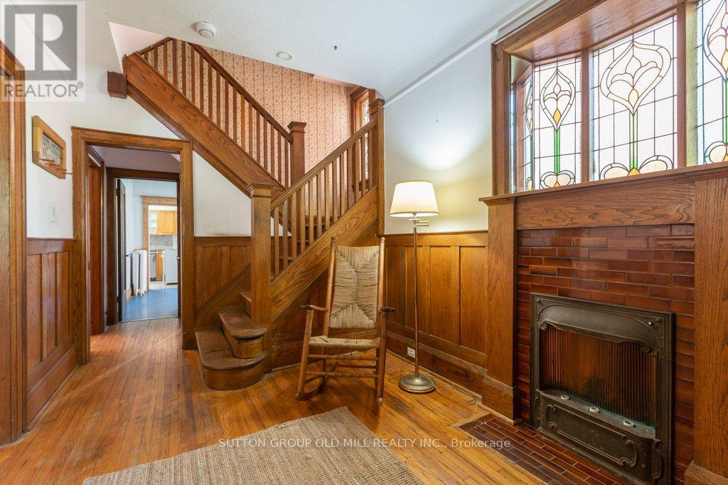 19 BIGGAR AVENUE, Toronto, Ontario