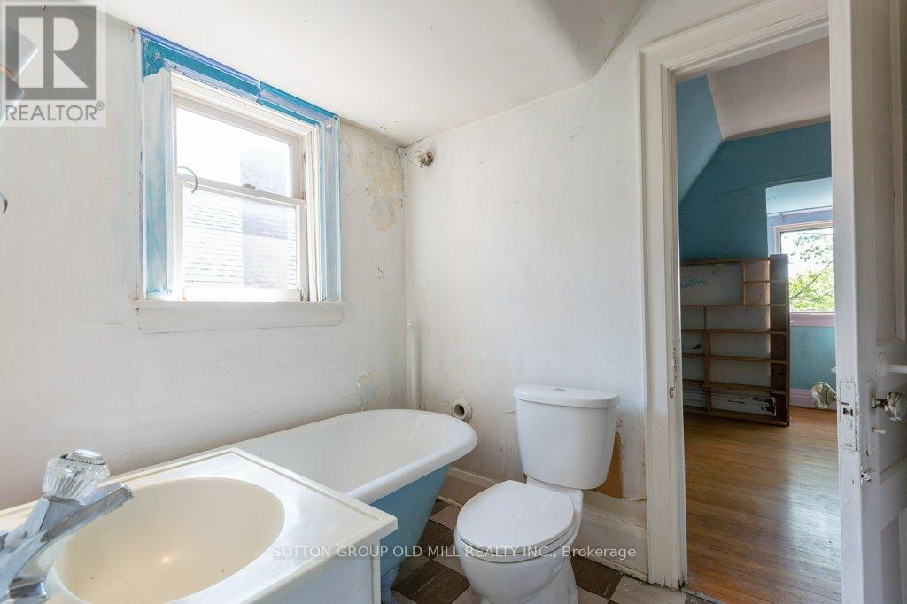 19 Biggar Avenue, Toronto, Ontario  M6H 2N5 - Photo 30 - C13193728