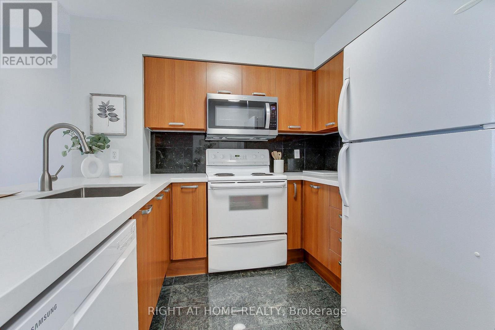 907 - 55 Harrison Garden Boulevard, Toronto, Ontario  M2N 7G3 - Photo 7 - C13194476
