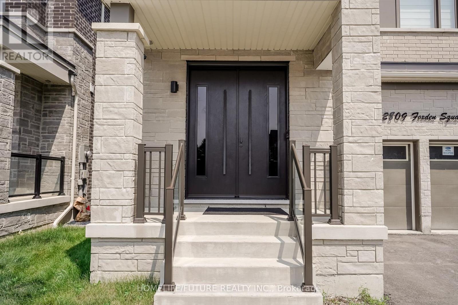 2809 Foxden Square, Pickering, Ontario  L1X 0N8 - Photo 4 - E13193980