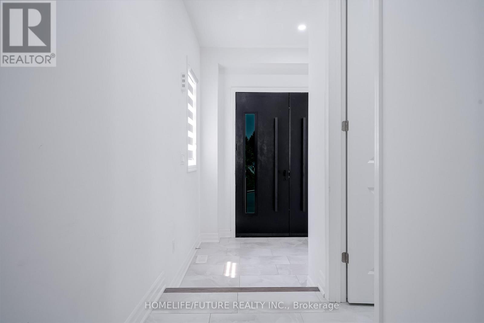 2809 Foxden Square, Pickering, Ontario  L1X 0N8 - Photo 7 - E13193980