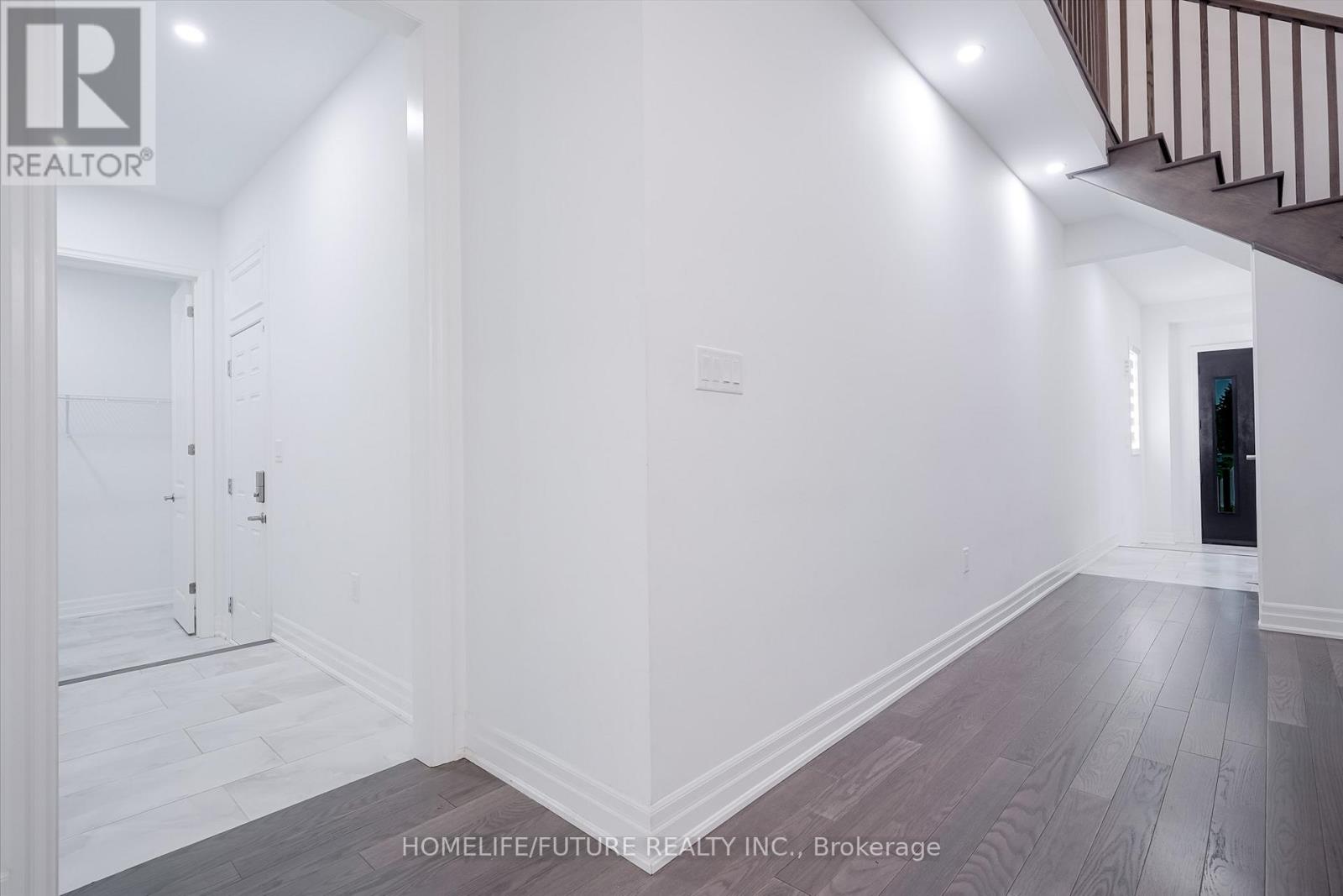 2809 Foxden Square, Pickering, Ontario  L1X 0N8 - Photo 9 - E13193980