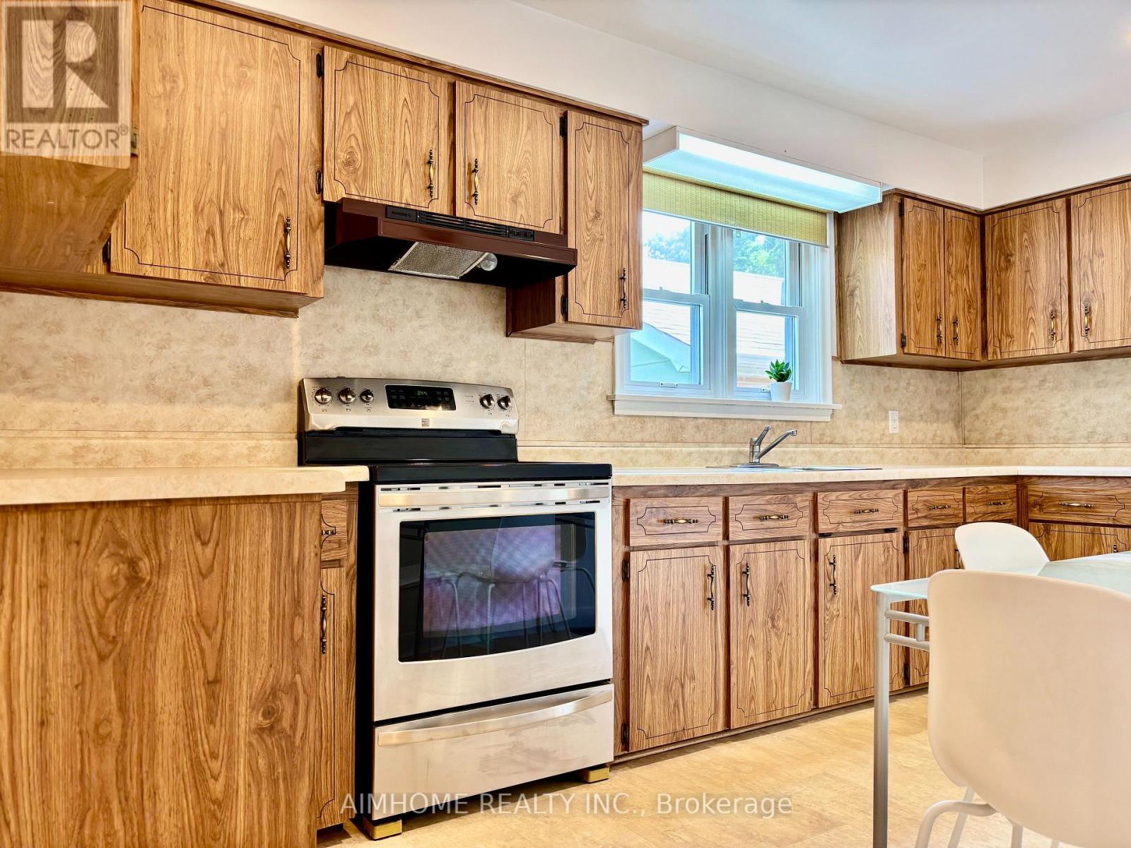 12 Canham Crescent, Toronto, Ontario  M1S 2H6 - Photo 10 - E13194472