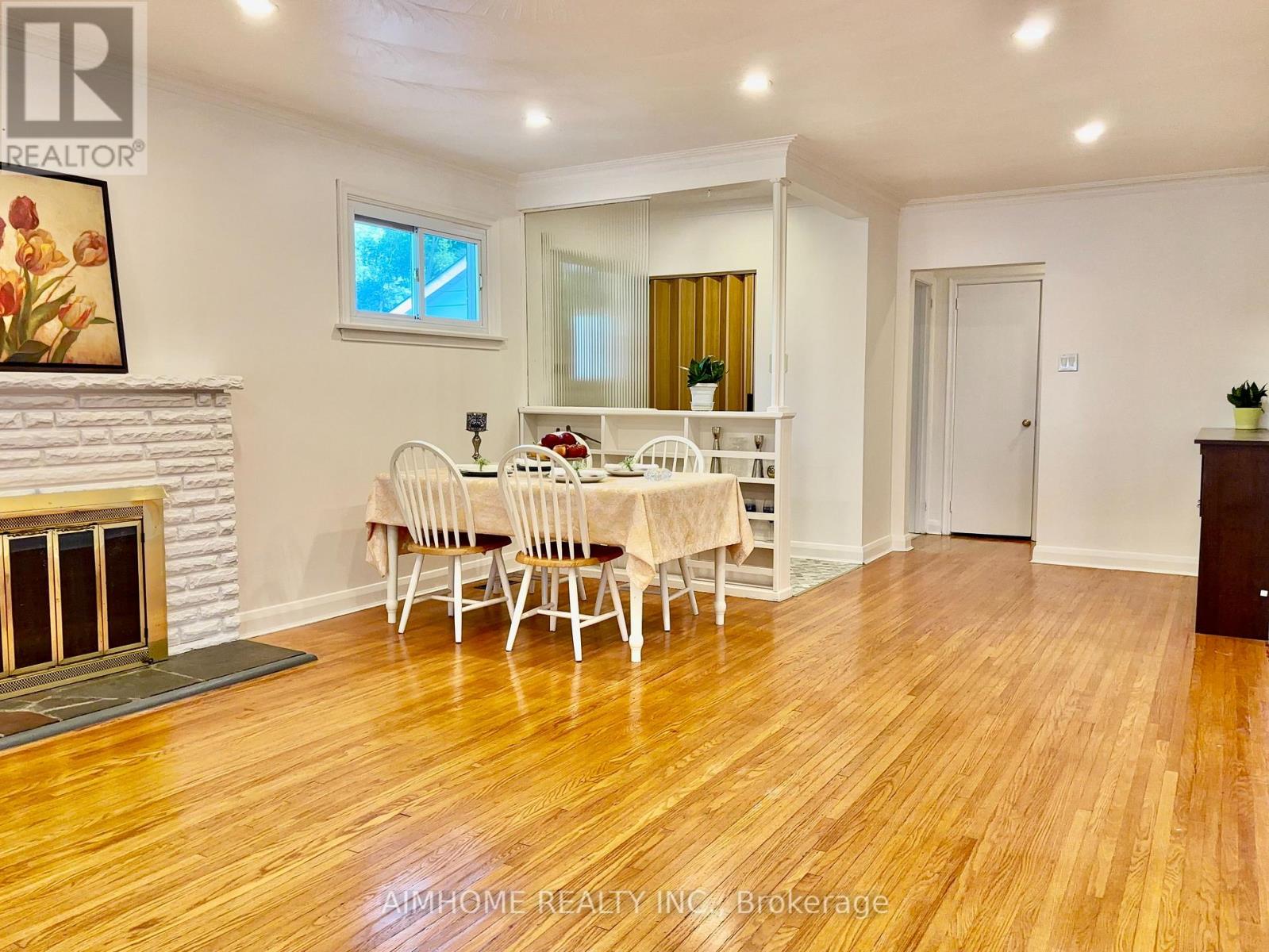 12 Canham Crescent, Toronto, Ontario  M1S 2H6 - Photo 7 - E13194472