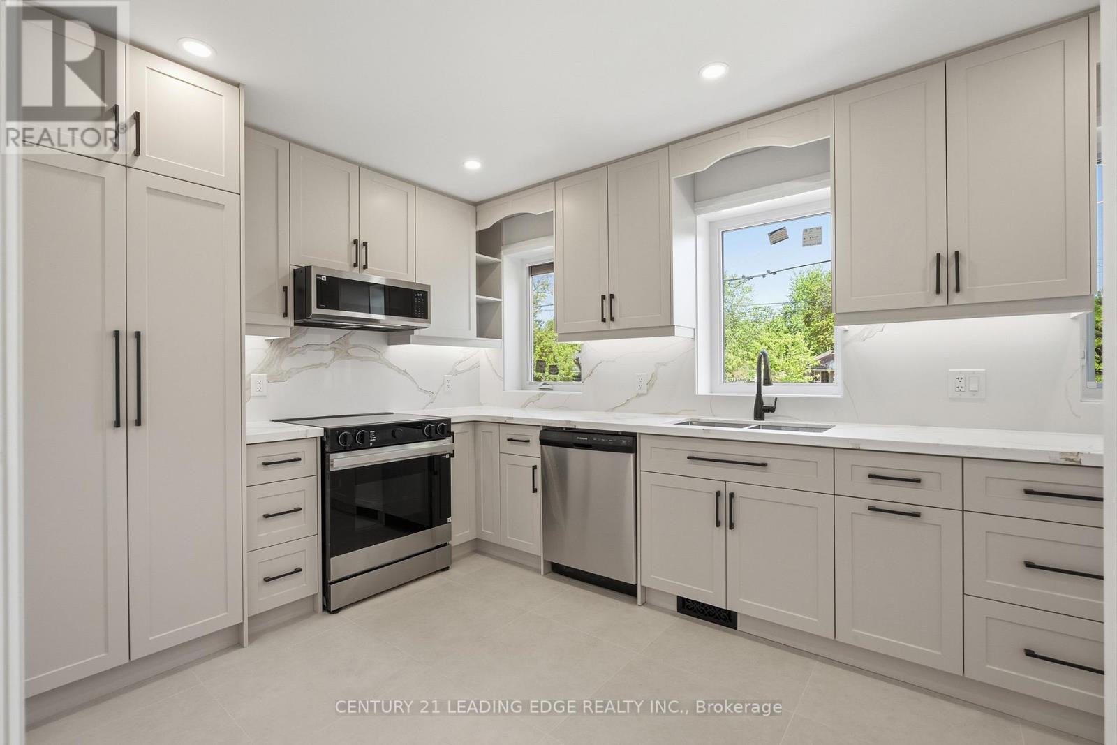 UPPER - 141 ROEBUCK DRIVE, Toronto, Ontario