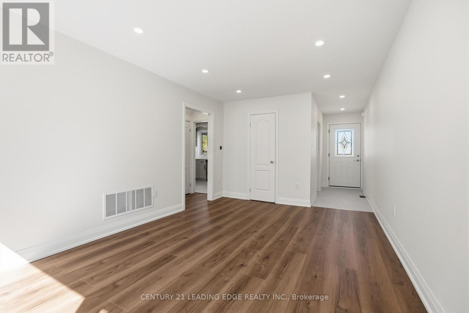 Upper - 141 Roebuck Drive, Toronto, Ontario  M1K 2H9 - Photo 11 - E13194510