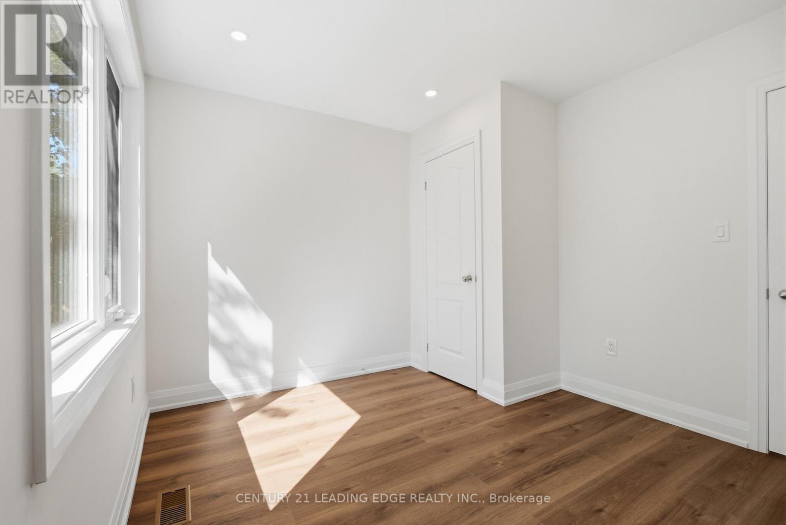 Upper - 141 Roebuck Drive, Toronto, Ontario  M1K 2H9 - Photo 16 - E13194510