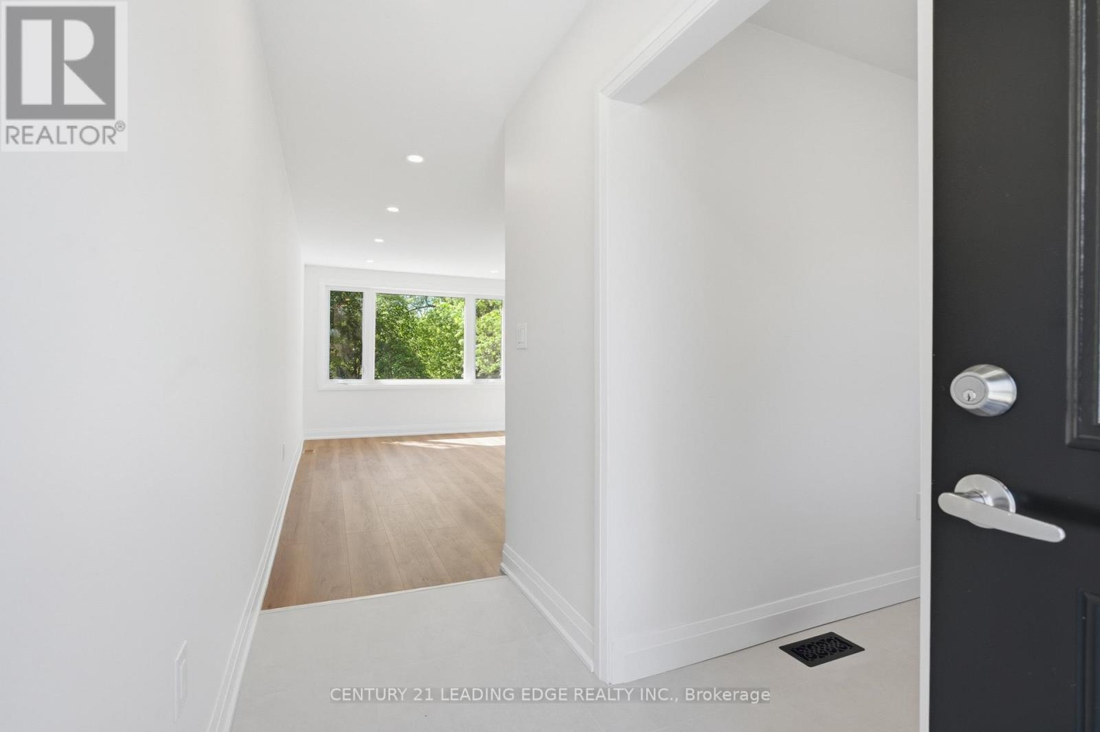 Upper - 141 Roebuck Drive, Toronto, Ontario  M1K 2H9 - Photo 5 - E13194510