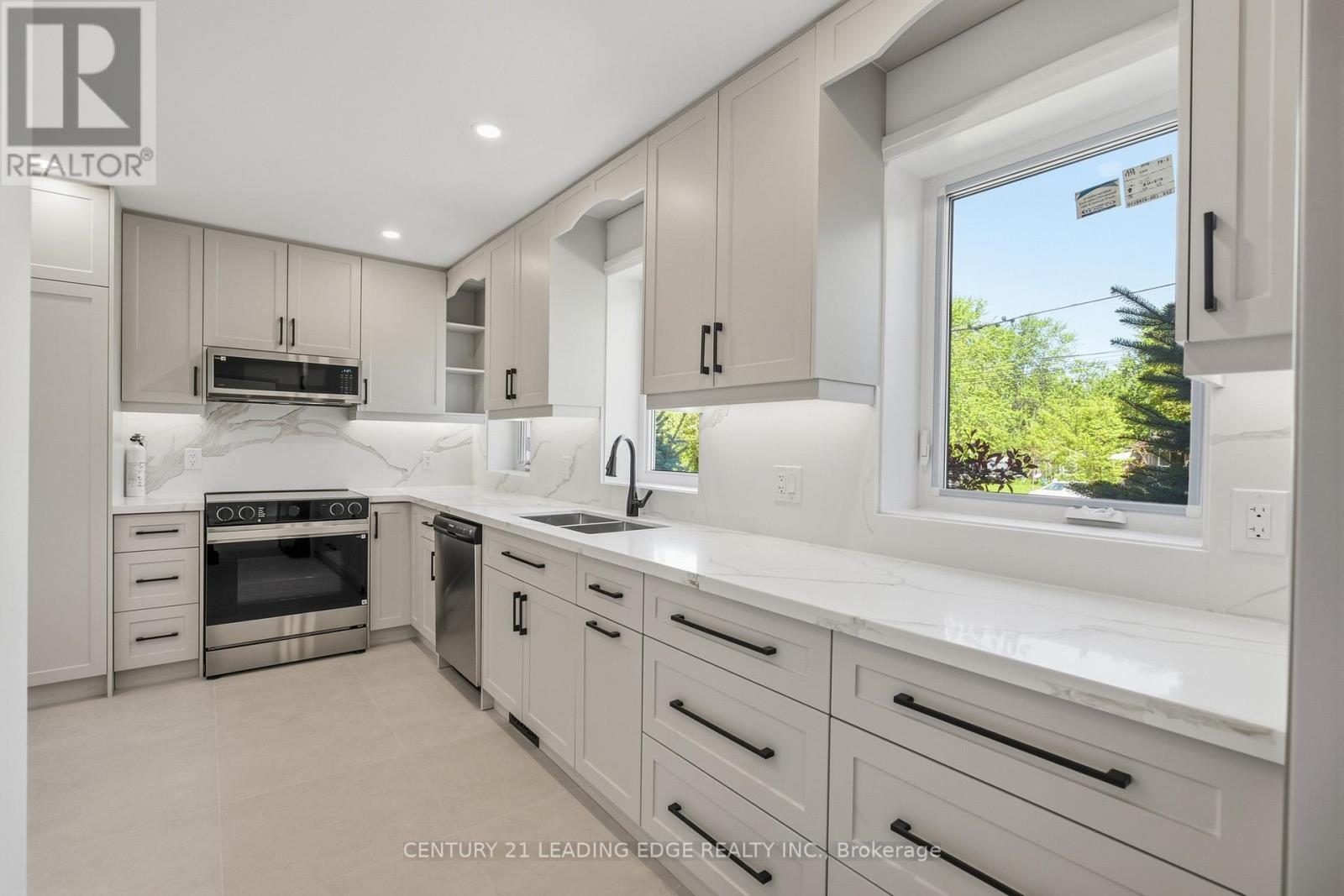 Upper - 141 Roebuck Drive, Toronto, Ontario  M1K 2H9 - Photo 8 - E13194510