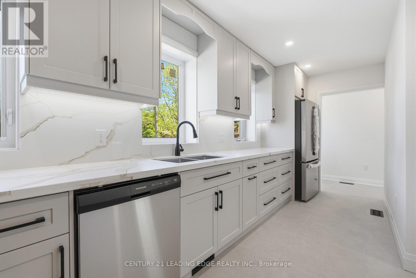 Upper - 141 Roebuck Drive, Toronto, Ontario  M1K 2H9 - Photo 9 - E13194510