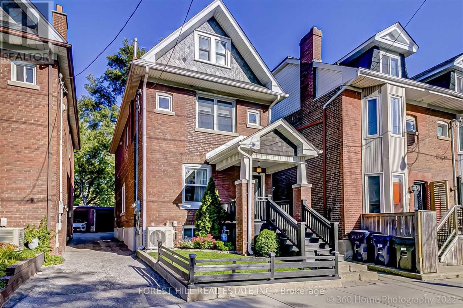 373 WOODBINE AVENUE, Toronto, Ontario