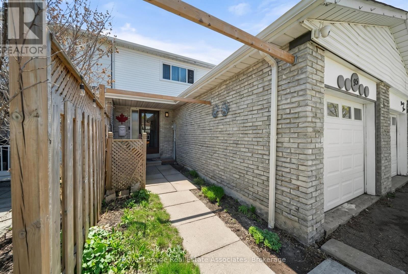 95 Quantrell Trail, Toronto, Ontario  M1B 1L7 - Photo 3 - E13194624