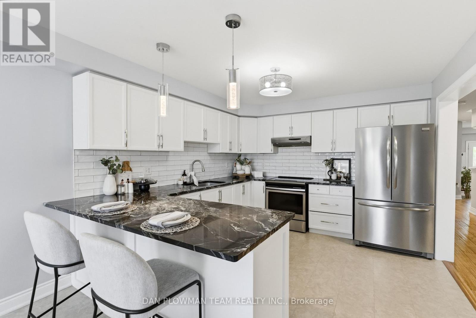 27 Hockley Avenue, Clarington, Ontario  L1C 5P2 - Photo 11 - E13194866
