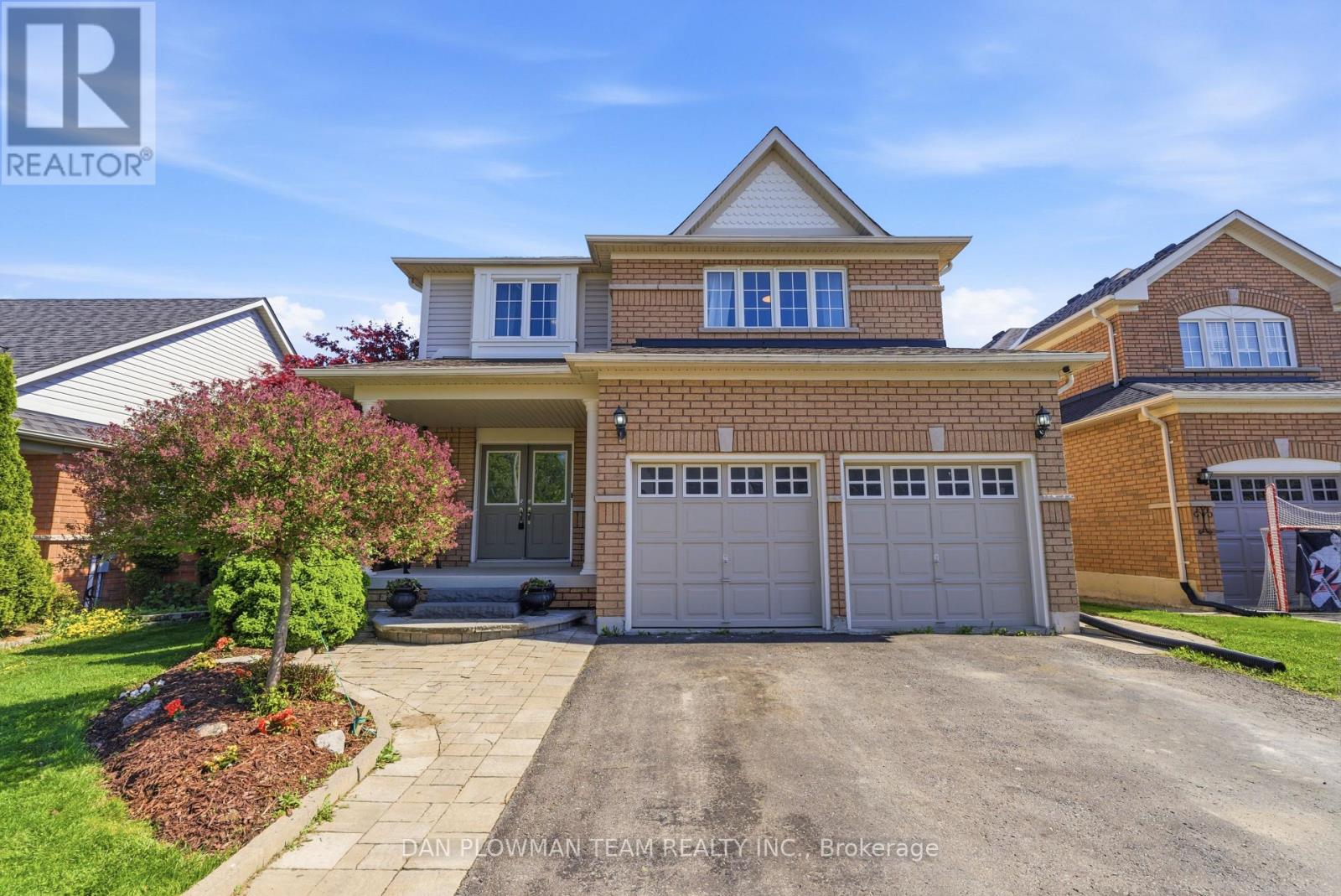 27 Hockley Avenue, Clarington, Ontario  L1C 5P2 - Photo 2 - E13194866