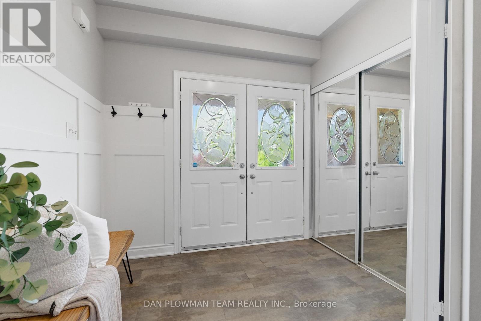 27 Hockley Avenue, Clarington, Ontario  L1C 5P2 - Photo 4 - E13194866