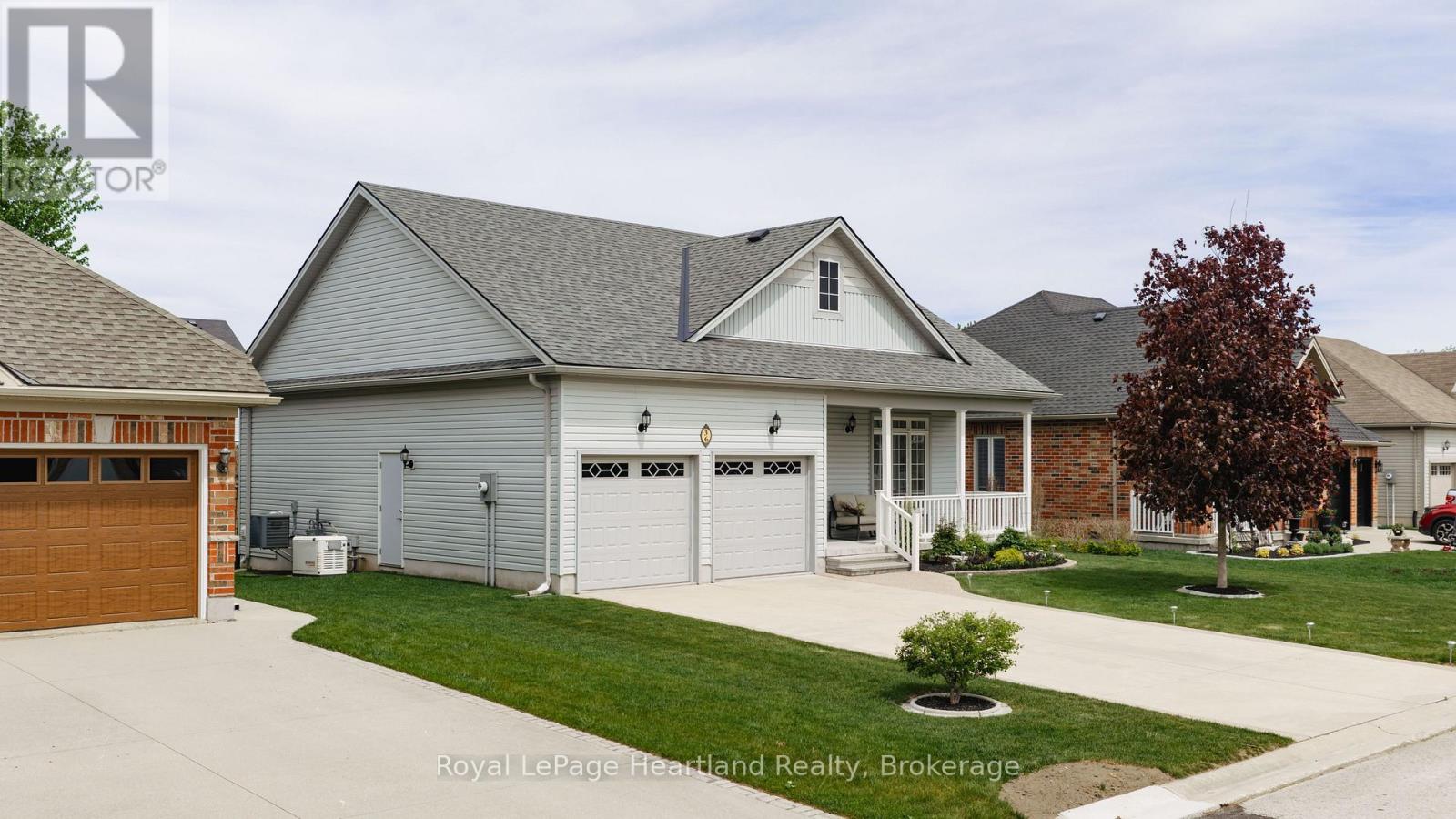 36 Stornoway Crescent, Huron East, Ontario  N0K 1W0 - Photo 1 - X13159816
