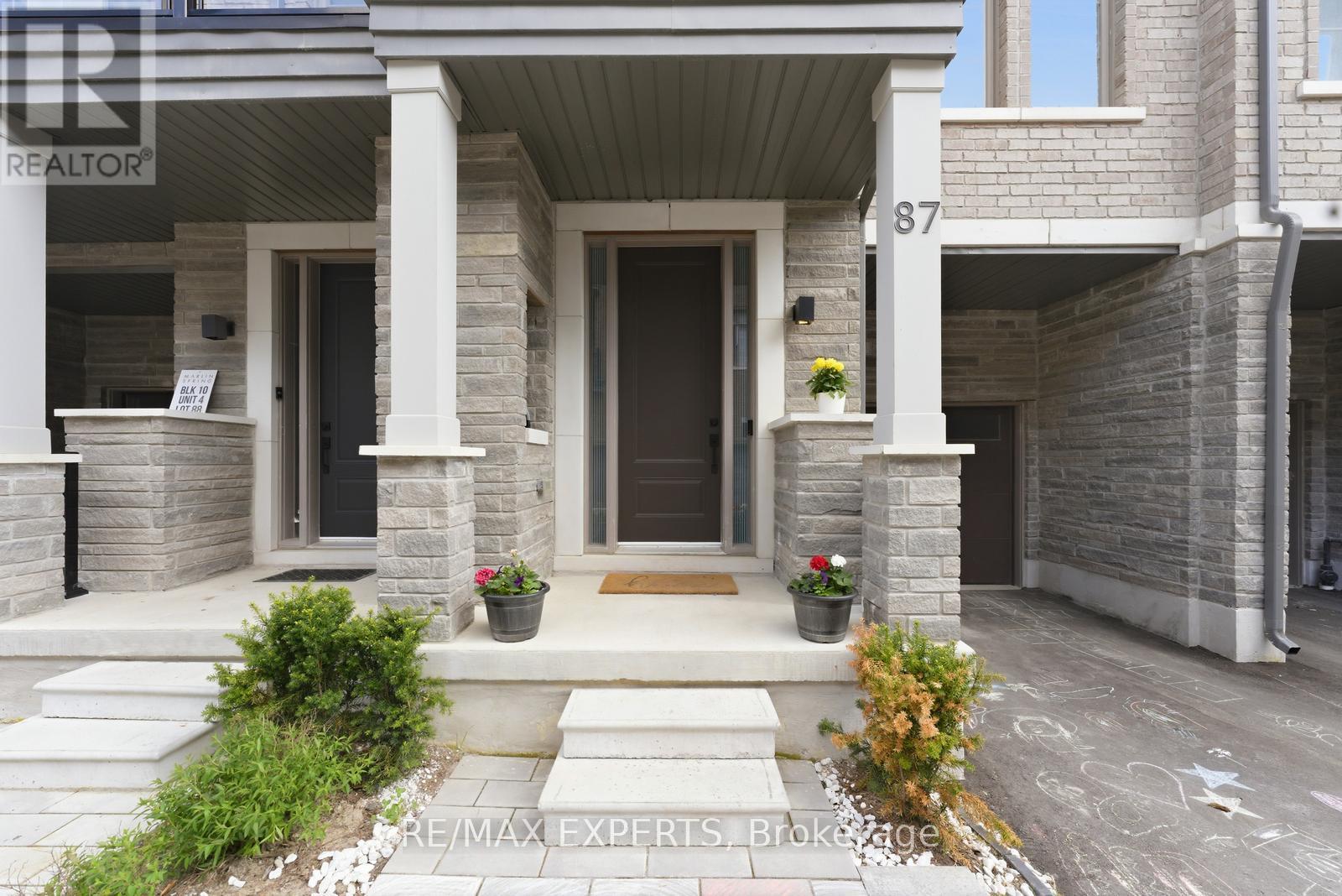 87 De La Roche Drive, Vaughan, Ontario  L4L 1A6 - Photo 4 - N13193994