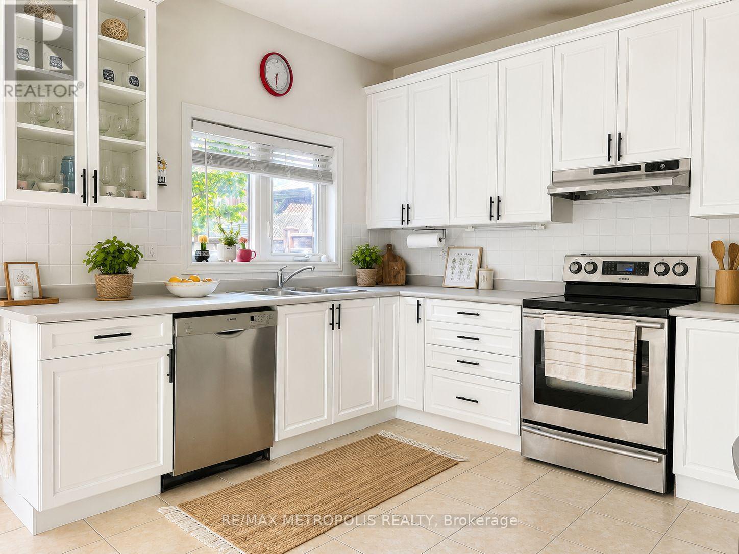 58 Lady Loretta Lane, Vaughan, Ontario  L6A 4E9 - Photo 10 - N13194128