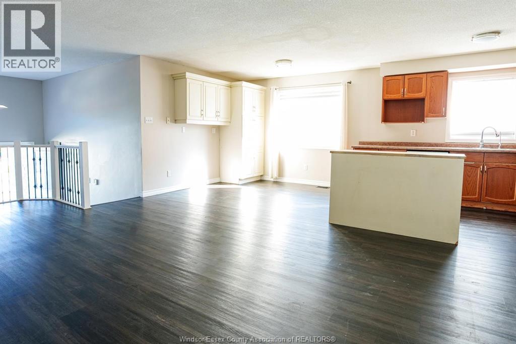 1575 Heatherglen Drive, Tecumseh, Ontario N8N 5B5 - Photo 3 - 26012243