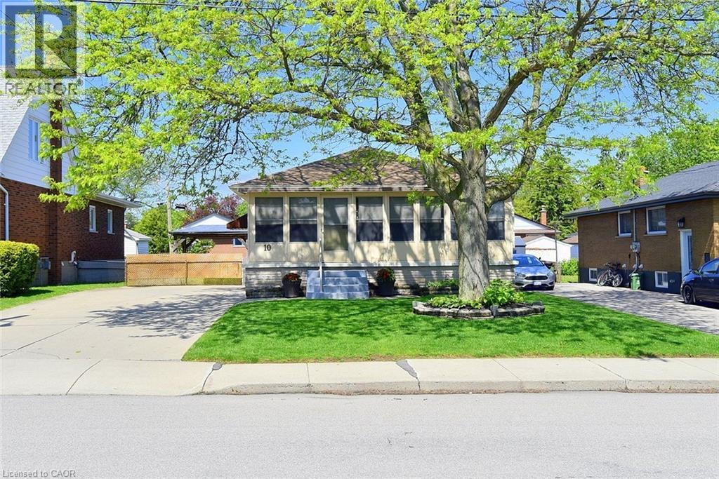 10 Alderney Avenue, Hamilton, Ontario  L9A 2A5 - Photo 2 - 40834056
