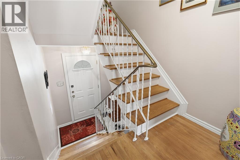 1526 Westminster Place, Burlington, Ontario  L7P 2B5 - Photo 3 - 40833994