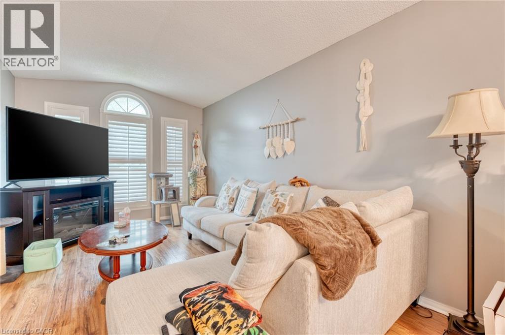 105 S Delena Avenue S Unit# Upper, Hamilton, Ontario  L8K 3S8 - Photo 3 - 40833848