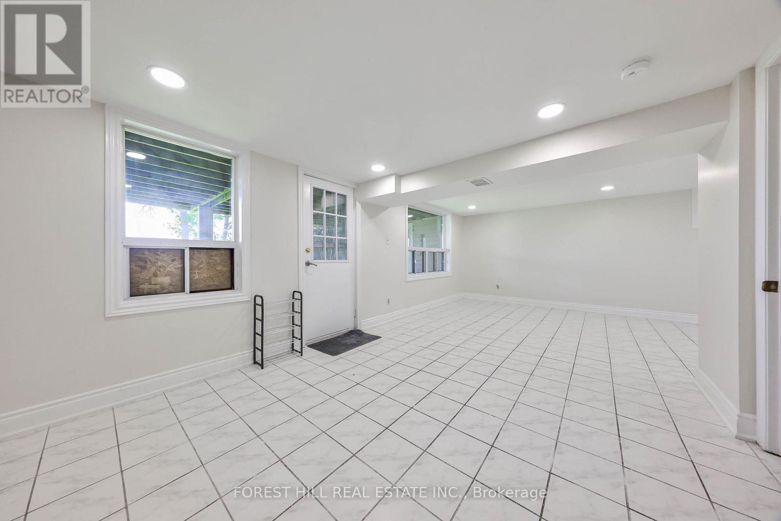 2703 Lake Shore Boulevard W, Toronto, Ontario  M8V 1G6 - Photo 21 - W13194038