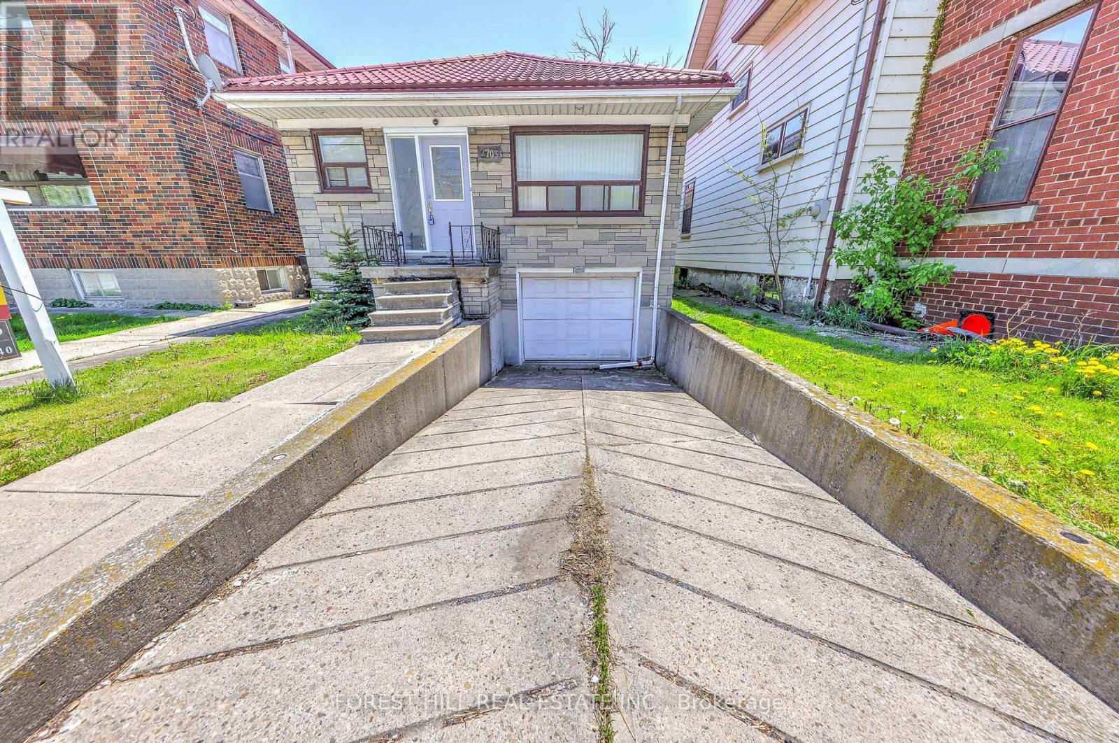 2703 Lake Shore Boulevard W, Toronto, Ontario  M8V 1G6 - Photo 3 - W13194038