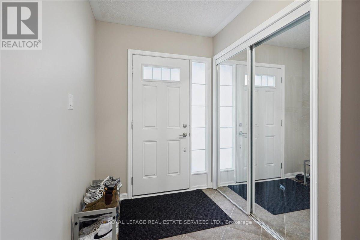 222 Septimus Heights, Milton, Ontario  L9T 8N5 - Photo 6 - W13194174