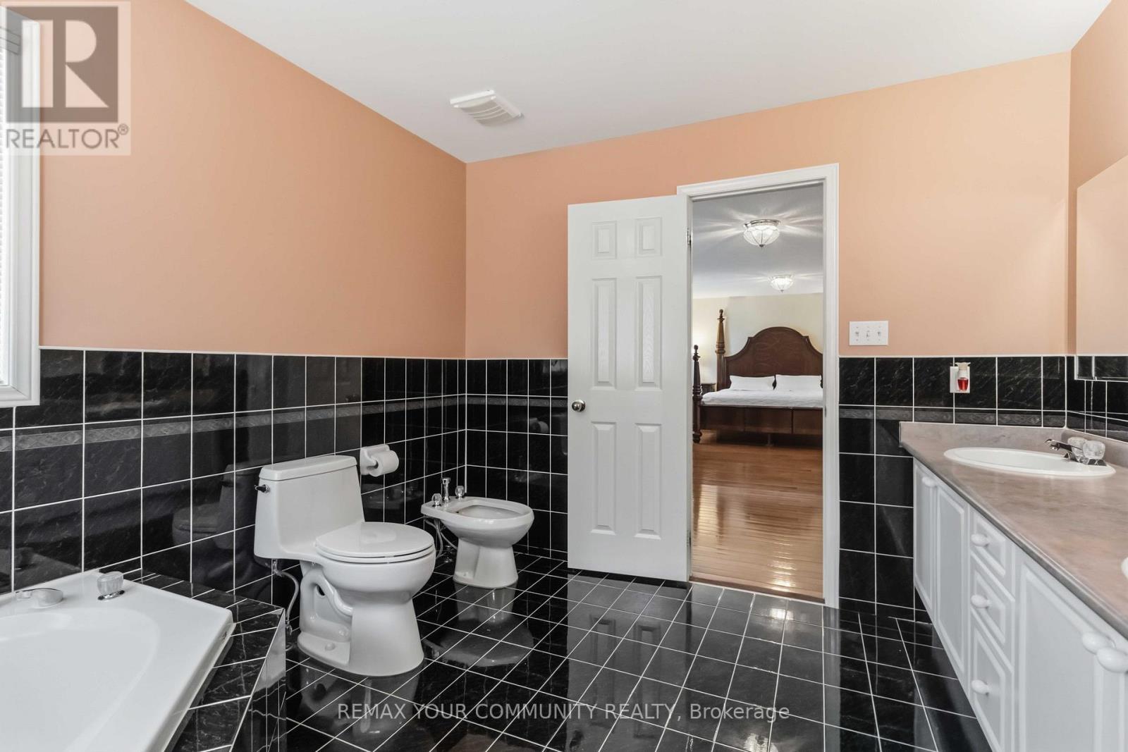 153 Bristol Road E, Mississauga, Ontario  L4Z 3V3 - Photo 24 - W13194208