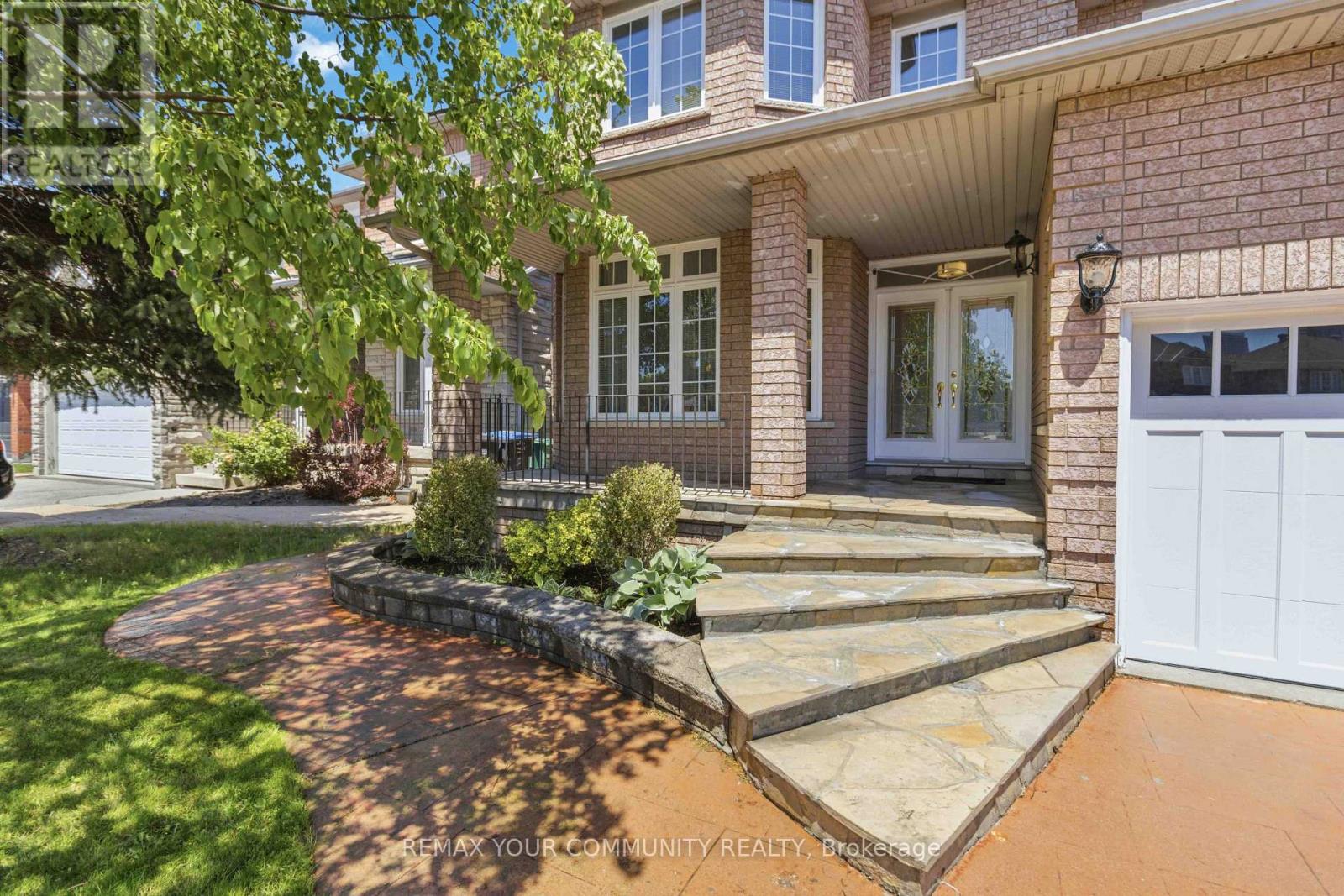 153 Bristol Road E, Mississauga, Ontario  L4Z 3V3 - Photo 3 - W13194208