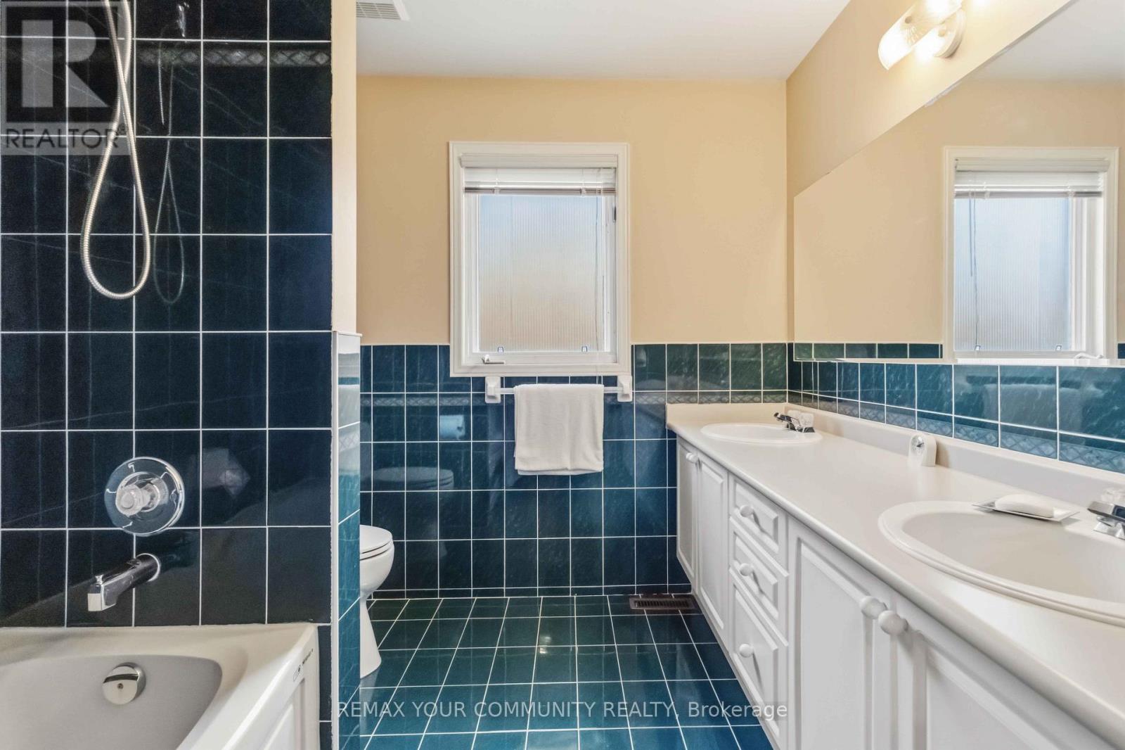 153 Bristol Road E, Mississauga, Ontario  L4Z 3V3 - Photo 32 - W13194208