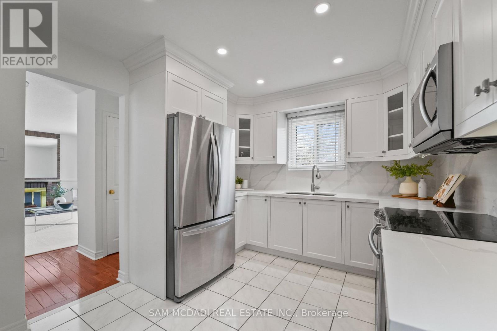 44 Madrid Crescent, Brampton, Ontario  L6S 2X4 - Photo 15 - W13194316