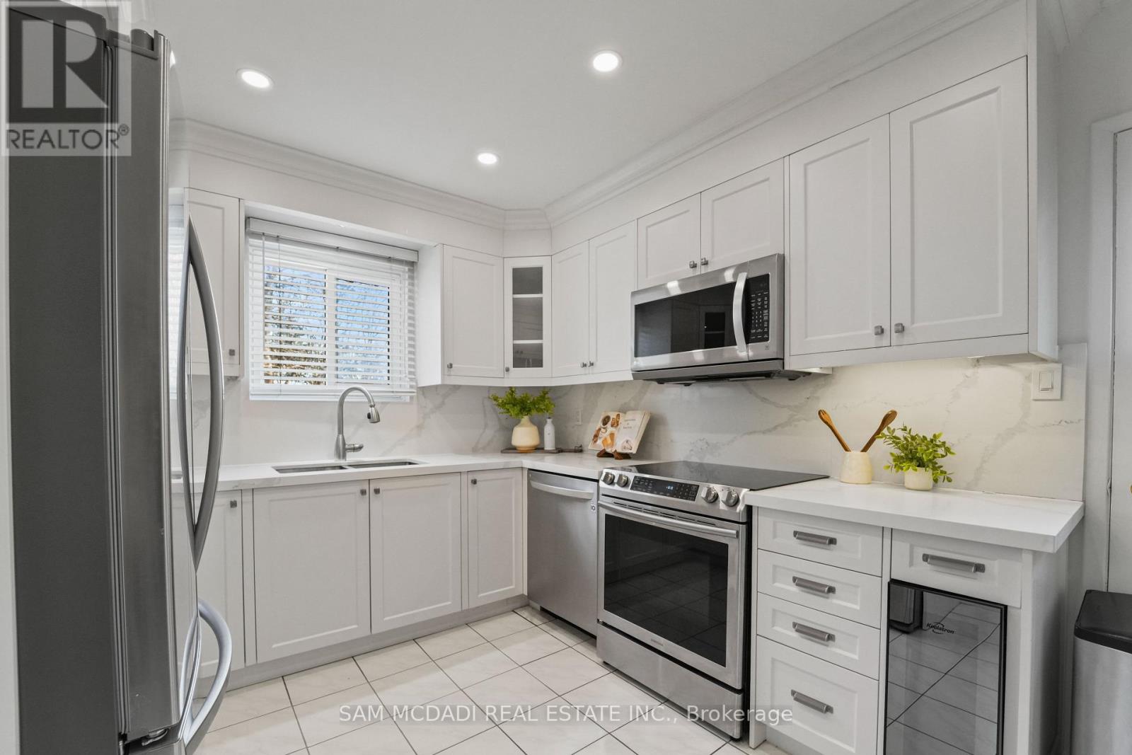 44 Madrid Crescent, Brampton, Ontario  L6S 2X4 - Photo 17 - W13194316