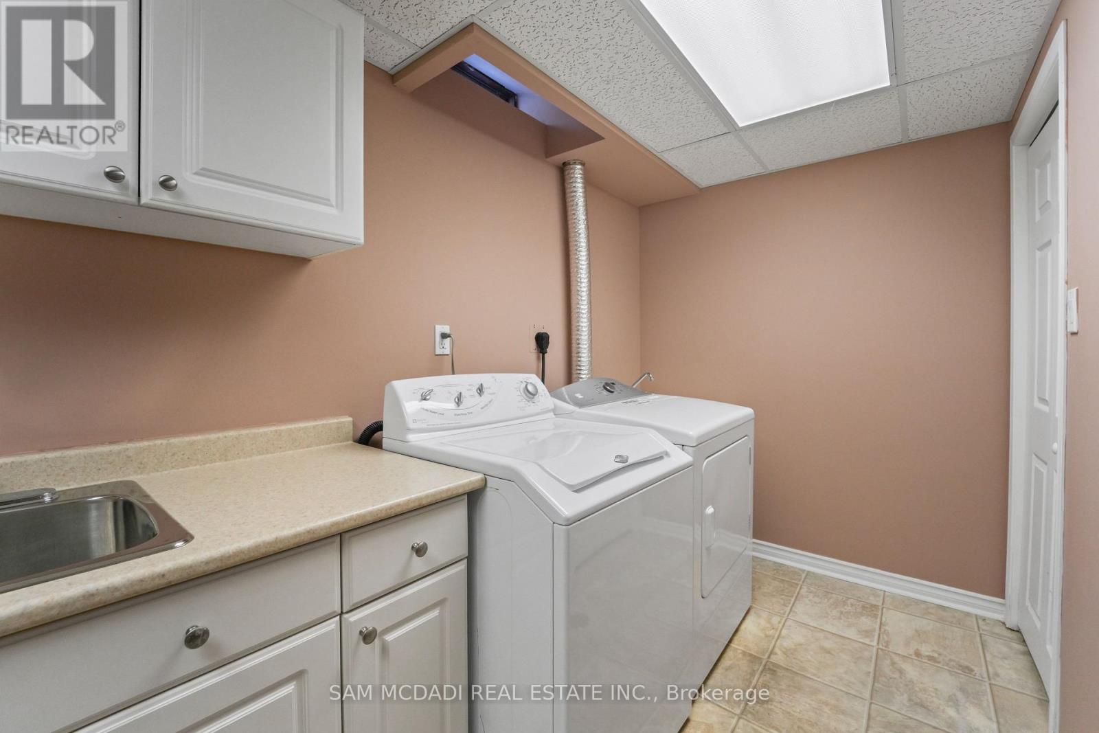 44 Madrid Crescent, Brampton, Ontario  L6S 2X4 - Photo 37 - W13194316