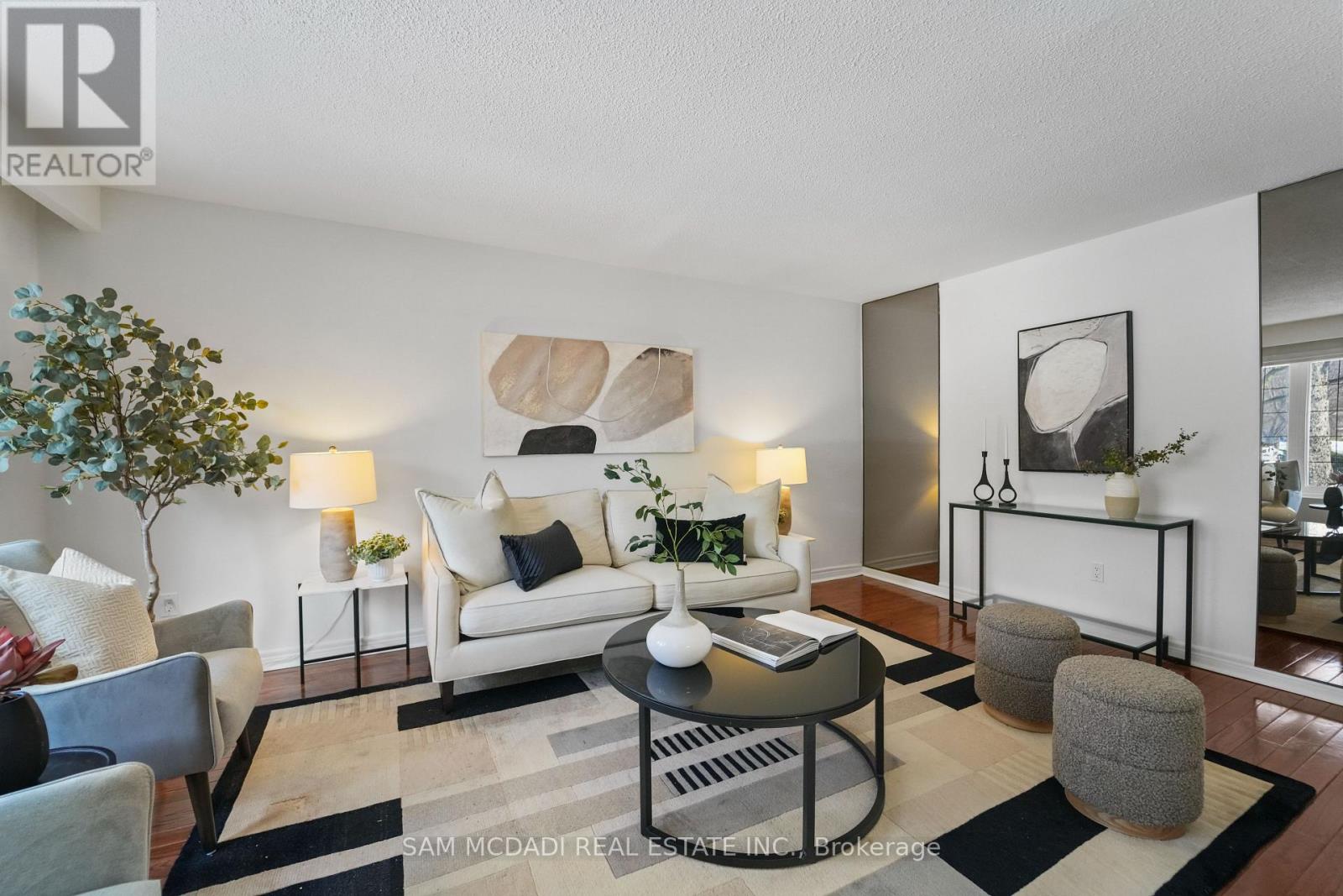 44 Madrid Crescent, Brampton, Ontario  L6S 2X4 - Photo 7 - W13194316