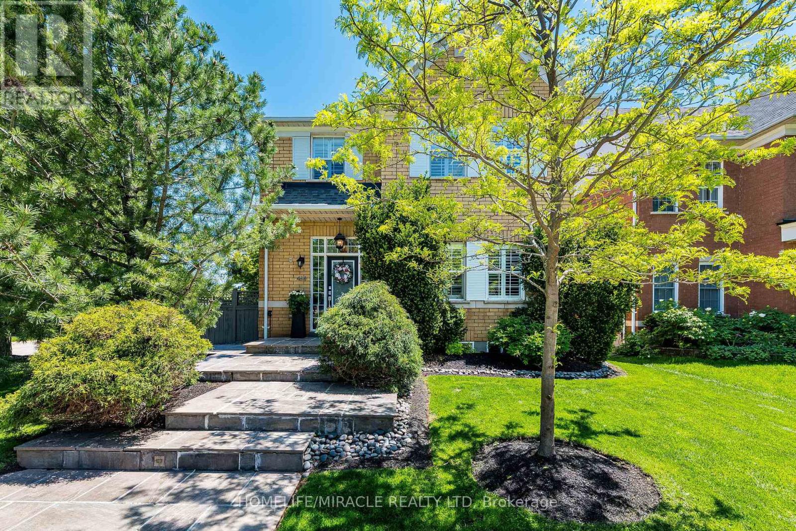 464 Ambleside Drive, Oakville, Ontario  L6H 6N7 - Photo 3 - W13194324