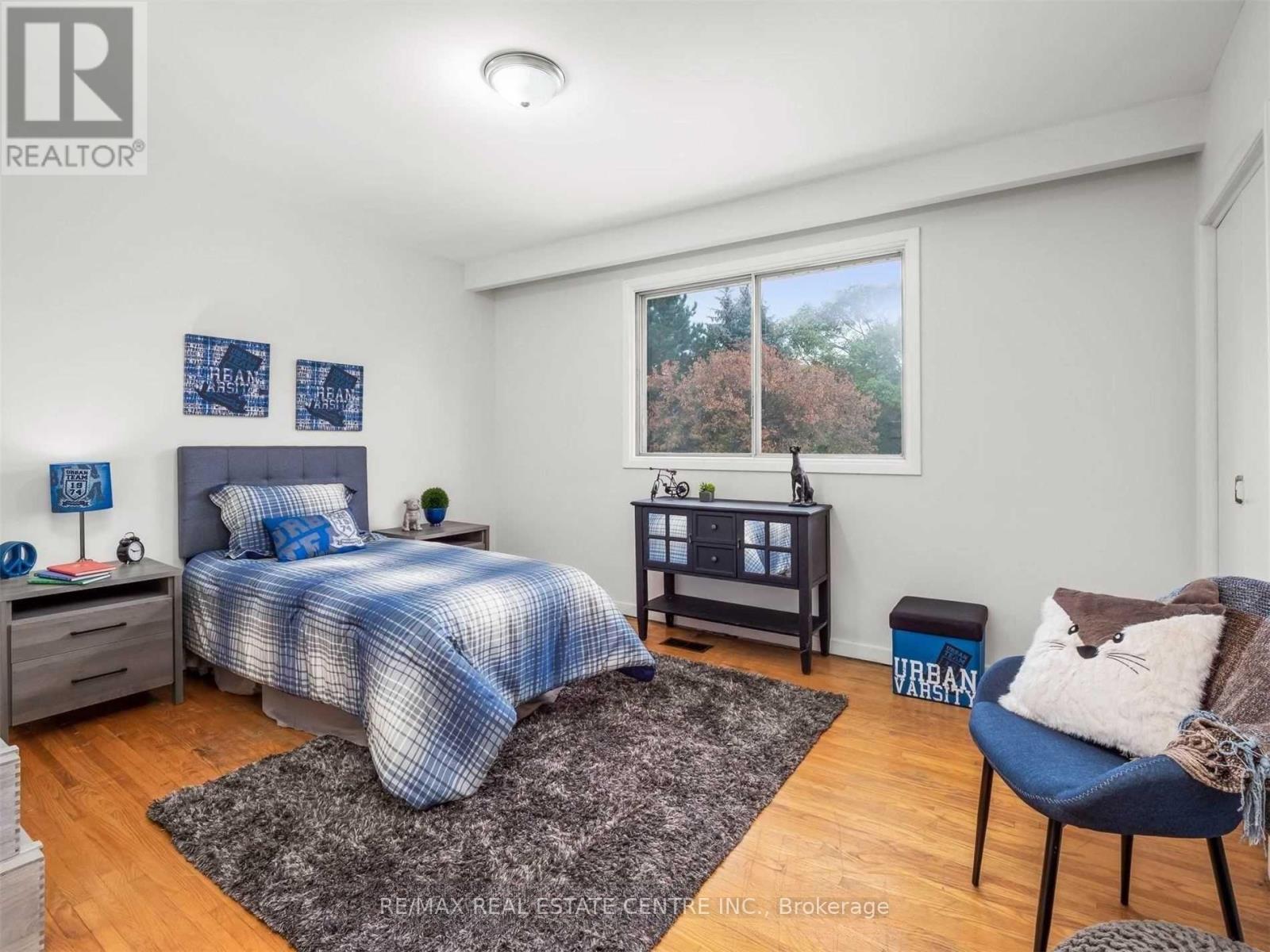 3574 Golden Orchard Drive, Mississauga, Ontario  L4Y 3H8 - Photo 6 - W13194390